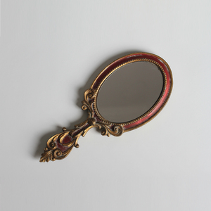El aynaları, dekoratif ile dayanıklı reçine malzemelerden hazırlanmış karmaşık süslü tasarımlara sahiptir. - Product Image 3