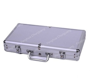 Hot Sale 300pcs Custom Clay Poker Chip Set in Aluminum case