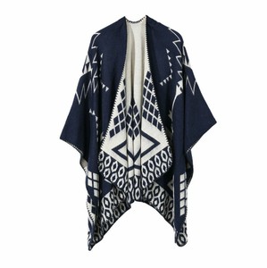 <span class=keywords><strong>Poncho</strong></span> d'hiver à carreaux en laine mérinos tricoté de qualité pour femmes - Product Image 4