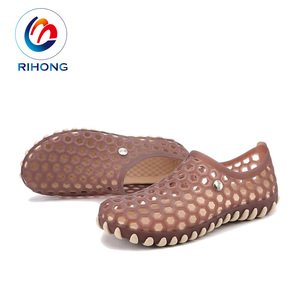 <span class=keywords><strong>Sabot</strong></span> en <span class=keywords><strong>plastique</strong></span> PVC à trous d'injection populaire en gros à bas prix pour <span class=keywords><strong>homme</strong></span> - Product Image 6
