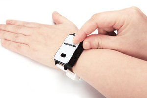 Meinoe Montre de sécurité pour personnes <span class=keywords><strong>âgée</strong></span>s <span class=keywords><strong>Alarme</strong></span> 130db Bracelet Dispositif d'urgence personnel - Product Image 4