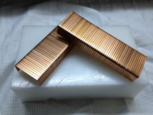 APLUS 3222-2000 Carton Agrafe 32 Type Couronne 32.1mm Couronne & 0.9X1.9mm Tige Fer Lisse 2000 PCS/BOX-Nail Product - Product Image 2