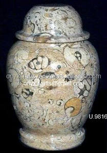 Urne de crémation classique américaine en marbre beige pour adultes Cendres commémoratives décoratives écologiques en pierre naturelle polie à haute brillance - Product Image 2