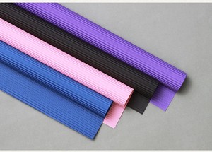 <span class=keywords><strong>Papier</strong></span> d'emballage rayé Shinewrap pour bouquets, <span class=keywords><strong>papier</strong></span> d'emballage cadeau personnalisé pour fleurs, rouleau de <span class=keywords><strong>papier</strong></span> - Product Image 6