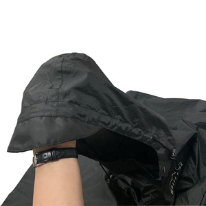 Chất Lượng Cao Tùy Chỉnh Tái Sử Dụng Màu Đen Polyester Vuông Cho Poncho Không Thấm Nước Phản Chiếu Logo In Du Lịch Cho Poncho <span class=keywords><strong>Chinstrap</strong></span> - Product Image 3