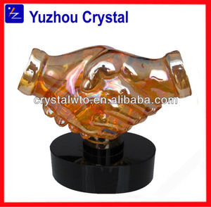 <span class=keywords><strong>la</strong></span> cooperación de oro souvenirs apretón de manos de cristal trofeo - Product Image 1