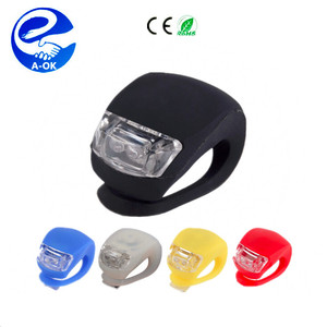 Lumière de guidon de vélo LED en forme de grenouille 2026, <span class=keywords><strong>5ème</strong></span> génération, silicone, vente chaude, sécurité de conduite nocturne, batterie - Product Image 1