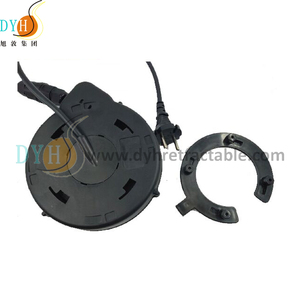 Enrollador de Cable Retráctil Impermeable de 4.5m con Carcasa de Plástico y Cable de Extensión IEC para Secador de Pelo - Product Image 5