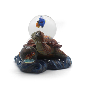 Spécialement animaux de tortue de mer <span class=keywords><strong>globe</strong></span> d'eau décoration pas cher artisanat résine - Product Image 2