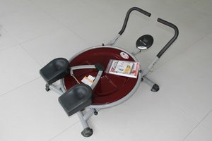 Cercle abdominal à poignée réglable avec moniteur pour fitness intérieur - Product Image 2