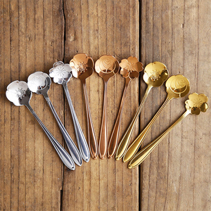 Meilleurs cadeaux Cuillère à thé et à café <span class=keywords><strong>en</strong></span> acier inoxydable <span class=keywords><strong>argent</strong></span>é or rose Vintage Fleur Cuillère à thé mignonne Petite cuillère à dessert Mini <span class=keywords><strong>cuillères</strong></span> pour le café - Product Image 4