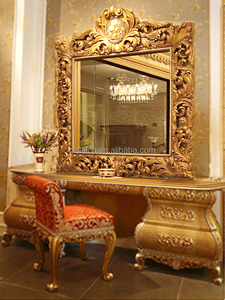 <span class=keywords><strong>Armadio</strong></span> a <span class=keywords><strong>Quattro</strong></span> <span class=keywords><strong>Ante</strong></span> in Stile Rococò Francese Dorato di Lusso/ Design Classico Europeo in Legno Intagliato per Camera da Letto, Guardaroba - Product Image 4