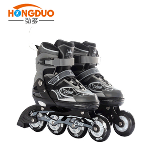 Patins en ligne, patins à roulettes et chaussures de sport - Product Image 1