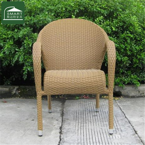 Chaise de bistrot en rotin et en plastique pour l'extérieur, le jardin, la terrasse et le balcon - Product Image 2