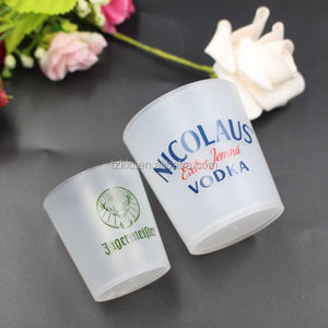Verre à shot en plastique dépoli de 1,5 oz, coupe à shot inclinée pour fête - Product Image 5