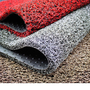 Tapis de voiture en PVC épais et résistant avec dos à picots en rouleaux - Product Image 1