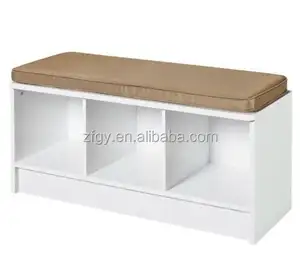 3 立方体白色木鞋储物柜与坐垫