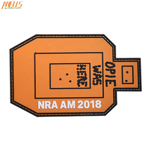 Precio de fábrica Moral Coser en forma de escudo Parche de goma de PVC suave Respaldo de velcro - Product Image 3