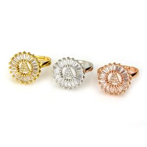 Cobre Iced Out Diamonds 26 Mayúsculas Baguette Zircon Anillo inicial de moda - Product Image 1