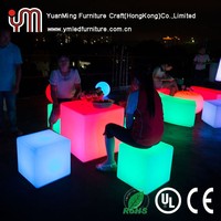 Tabouret de bar moderne en plastique avec éclairage LED, idéal pour l'intérieur et l'extérieur, pour la maison, l'hôtel, la cuisine, le salon