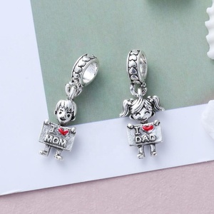 Amuletos de Plata de Ley 925 personalizados 'I Love Mom Dad' con bonitos colgantes chapados en rodio para niños y niñas, joyería, regalo perfecto - Product Image 4