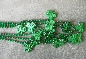 Plastic <span class=keywords><strong>St.</strong></span> <span class=keywords><strong>Patrick</strong></span>'<span class=keywords><strong>s</strong></span> Day Irish clover necklace festival gift Mardi gras beads - Product Image 3