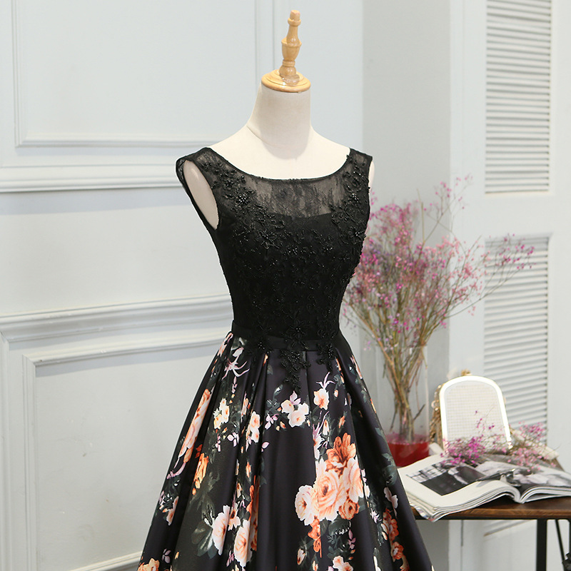 Elegant Black Floral Long Evening Gown - Round Neck, Sleeveless, Plus Size,  Perfect for Formal Prom, Weddings, and Parties.