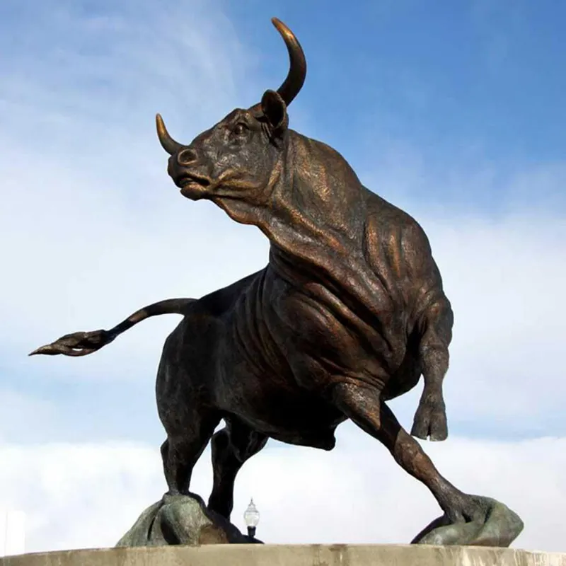 Escultura de bronce Angus Bull, estatua de buey