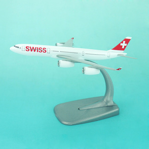 Cadeaux promotionnels Avion modèle SWISS A340-300 16 cm Avion à l'échelle Cadeau pour collection - Product Image 1