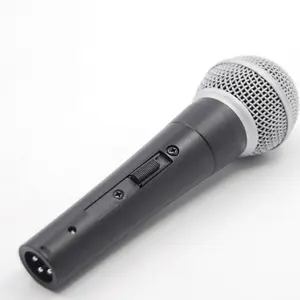 Microphone filaire en métal vocal unidirectionnel dynamique de haute qualité professionnel