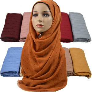 Venta al por mayor 2025 Venta caliente Barato Musulmanes Velos e Hijabs de alta calidad liso de viscosa Jacquard Pañuelo Hijab Mujeres - Product Image 1
