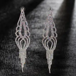2019 Nieuwe Collectie Verzilverd Shiny Hoge Kwaliteit Eenvoudige Stijl Water Drop Rhinestone Crystal Wedding Oorbellen Voor Bridal