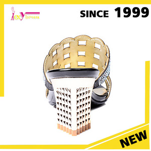 Venta al por mayor de China proveedor Specail plata grueso tacones altos mujeres para mujer de los zapatos zapatillas - Product Image 6