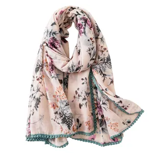 Wholesale hot sale hijabs scarfs 2018 fashion floral print soft long summer cotton scarfs with lace