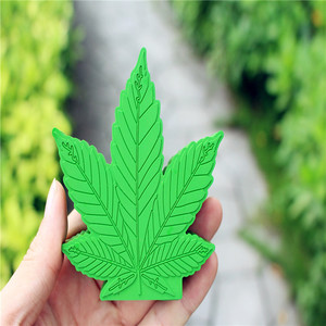 Banque d'alimentation portable mignonne de dessin animé pour <span class=keywords><strong>iPhone</strong></span> <span class=keywords><strong>13</strong></span> <span class=keywords><strong>Chargeur</strong></span> Banque d'alimentation 2600mAh - Product Image 6