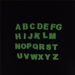 A-Z cartas resplandor en el oscuro pegatinas <span class=keywords><strong>de</strong></span> <span class=keywords><strong>pared</strong></span> bebé niños habitación luminosa fluorescente pegatinas casa Decoración - Product Image 2