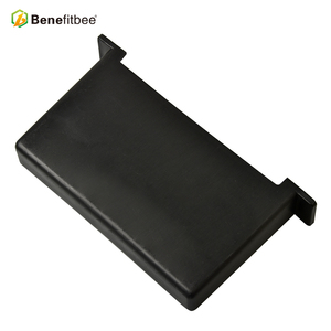 Alimentador de Abejas de Plástico Mini de 0.5L - Product Image 4