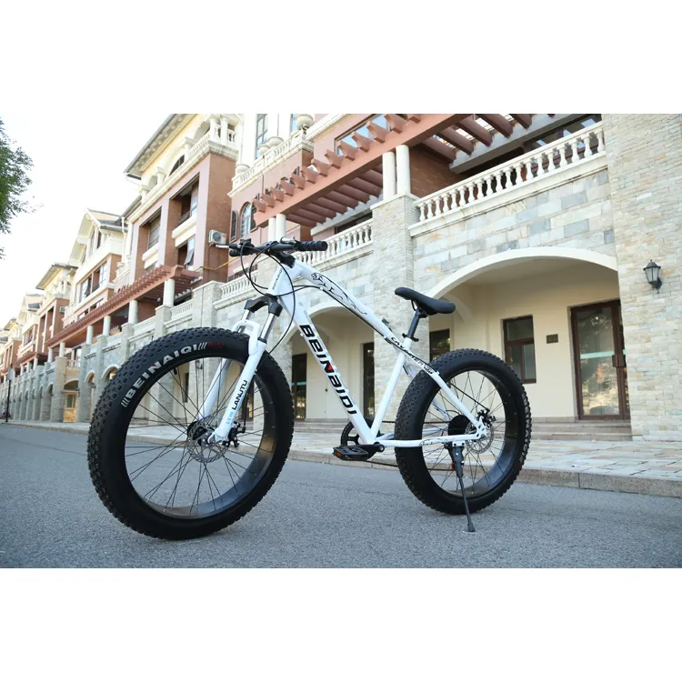 จักรยานเสือหมอบหิมะสีขาวจักรยานไขมัน26นิ้วผลิตแฟชั่นระดับไฮเอนด์2023