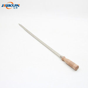 Jiukun Brochetas 17 "Acero inoxidable 304 Pinchos para barbacoa Juego <span class=keywords><strong>de</strong></span> pinchos <span class=keywords><strong>de</strong></span> metal plano para asar a la parrilla, palos para barbacoa reutilizables con mango <span class=keywords><strong>de</strong></span> <span class=keywords><strong>madera</strong></span> - Product Image 2