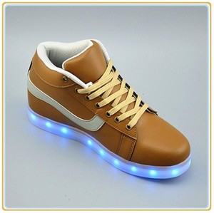Nuevo Estilo <span class=keywords><strong>de</strong></span> piezas <span class=keywords><strong>de</strong></span> los zapatos Coloridos zapatos <span class=keywords><strong>de</strong></span> <span class=keywords><strong>tira</strong></span> llevada, zapatos <span class=keywords><strong>de</strong></span> baile <span class=keywords><strong>led</strong></span>, <span class=keywords><strong>pilas</strong></span> llevó la luz muestra gratis - Product Image 4