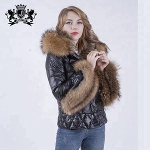 Cappotto Invernale Imbottito in Piuma con Collo e Polsini in Pelliccia di Procione, Giacca Invernale da Donna con Cappuccio in Pelliccia - Product Image 2