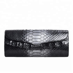 Pochette en cuir <span class=keywords><strong>de</strong></span> luxe femmes peau <span class=keywords><strong>de</strong></span> serpent volants sacs <span class=keywords><strong>de</strong></span> soirée python nom <span class=keywords><strong>de</strong></span> <span class=keywords><strong>marque</strong></span> sacs à <span class=keywords><strong>main</strong></span> vente <span class=keywords><strong>sac</strong></span> à <span class=keywords><strong>main</strong></span> <span class=keywords><strong>de</strong></span> créateur dame - Product Image 1