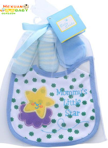 Chaussettes pour bébé 3 en 1 100% coton avec bavoirs, gants et mitaines avec fermeture à boutons - Product Image 6
