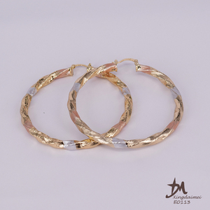 <span class=keywords><strong>Orecchini</strong></span> in oro <span class=keywords><strong>orecchini</strong></span> fatti <span class=keywords><strong>a</strong></span> mano in lega da donna <span class=keywords><strong>orecchini</strong></span> in oro 18 carati dipinti <span class=keywords><strong>a</strong></span> tre colori, <span class=keywords><strong>orecchini</strong></span> da donna in lega di rame all'ingrosso senza <span class=keywords><strong>pietra</strong></span> - Product Image 5