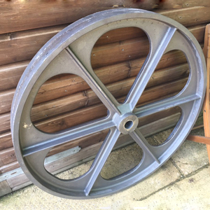 Rueda de hierro fundido de 24 pulgadas de alta calidad de fábrica profesional para cabañas de pastor - Product Image 3