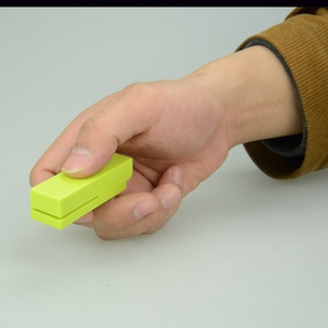 <span class=keywords><strong>Stapler</strong></span> Mini Portabel daya Manual dengan pola kustom Casing plastik tersembunyi - Product Image 4