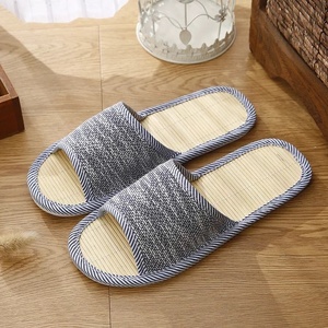รองเท้าแตะแบบเปิดนิ้วเท้าสำหรับใส่ในบ้าน ทำจากไม้ไผ่ สำหรับฤดูร้อน - Product Image 4