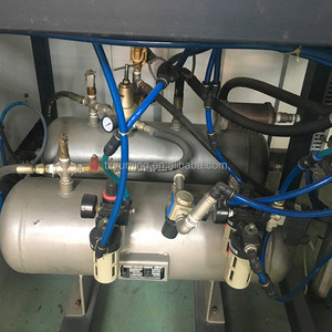 YM-A2000 저렴한 1 캐비티 자동 애완 동물 물병 중공 성형 기계 프리폼 수동 로딩 - Product Image 5