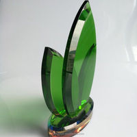 Nouvelle conception simple et belle forme de feuille de verre trophée en cristal de haute qualité pour cadeau souvenir