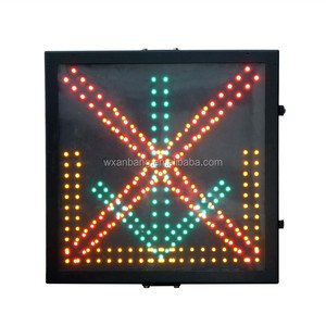 En aluminium rouge flèche verte de croix (allée signal lumineux) dans une unité de feu de signalisation - Product Image 3